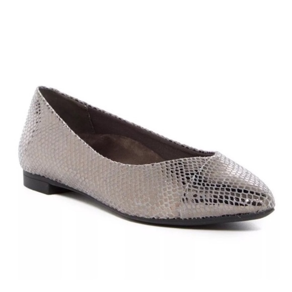 Vionic Shoes | Vionic Caballo Silver Snakeskin Flats 85 | Poshmark